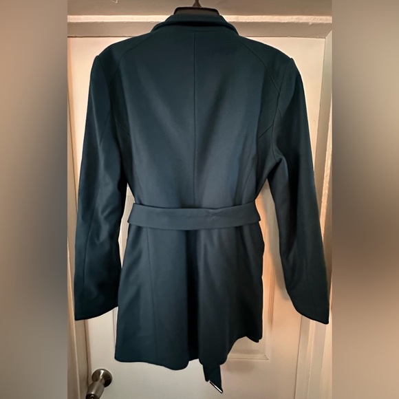 Ted Baker ROSESS short wool wrap coat in size 4 (large). - Picture 3 of 4